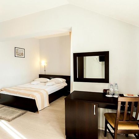 Astoria Hotel & Restaurant Георгени Экстерьер фото