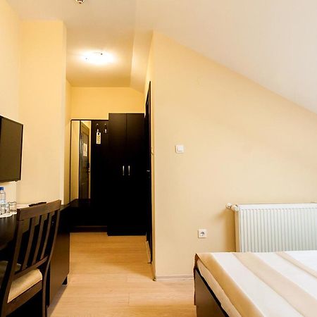 Astoria Hotel & Restaurant Георгени Экстерьер фото