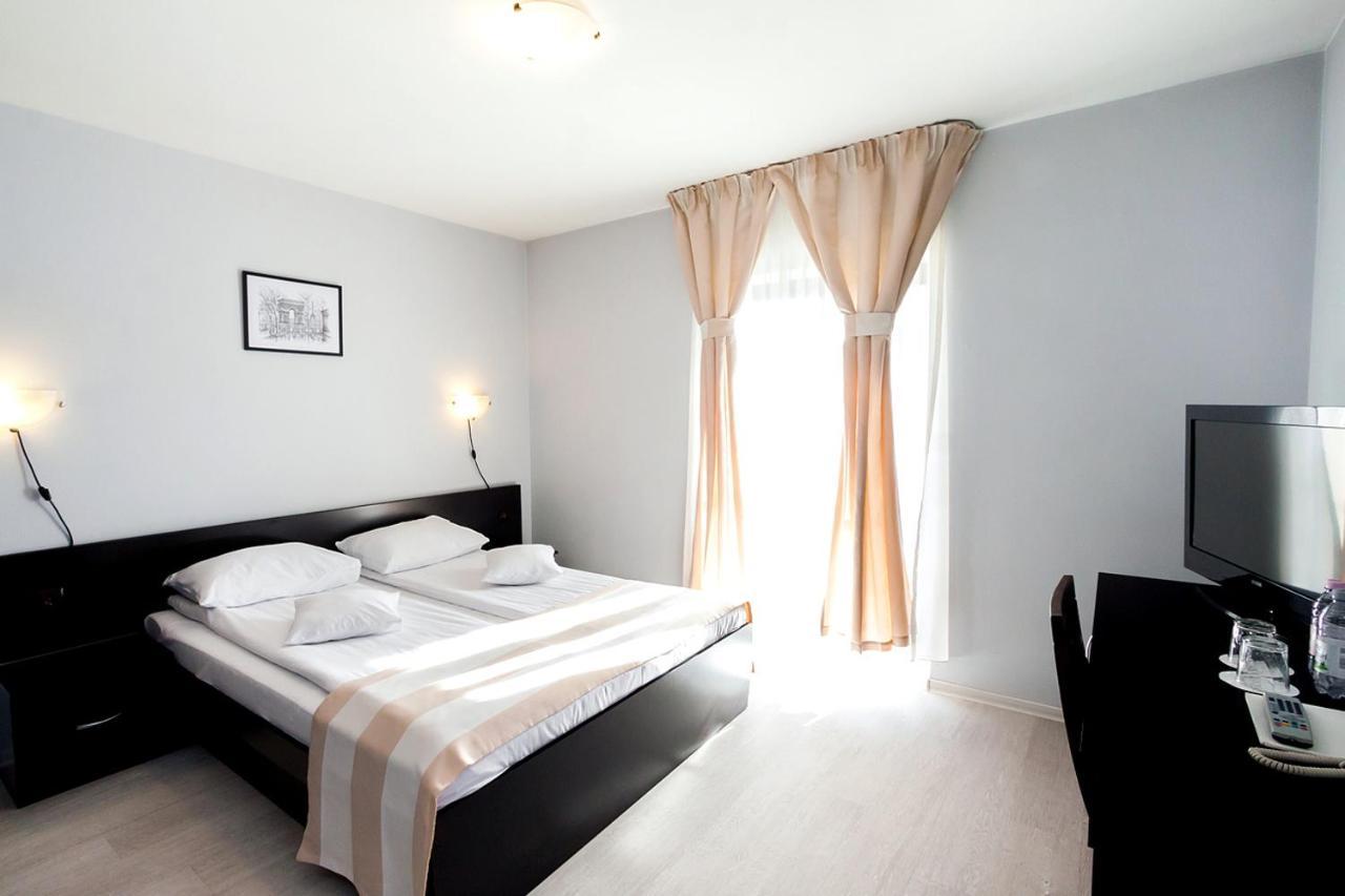 Astoria Hotel & Restaurant Георгени Экстерьер фото