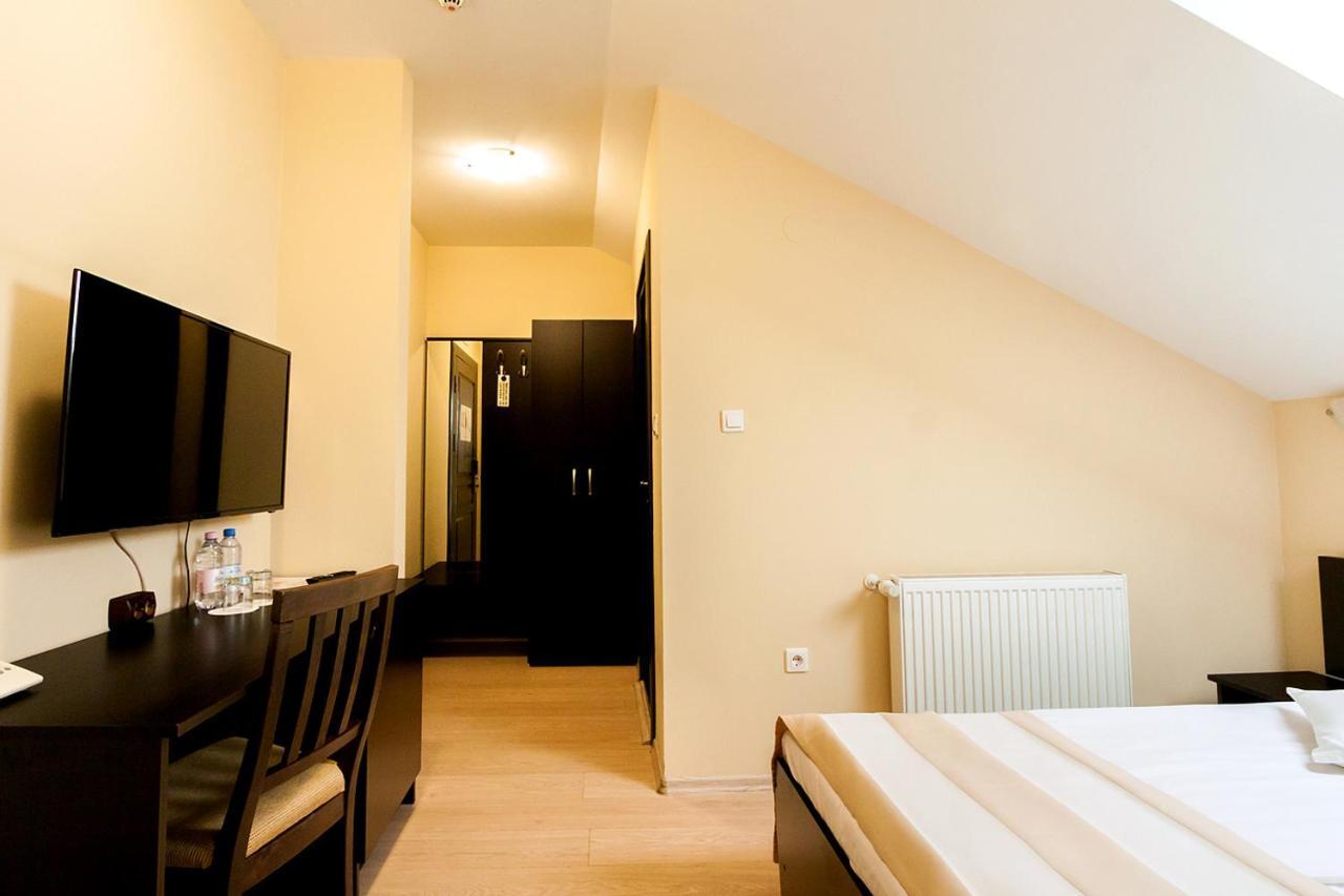 Astoria Hotel & Restaurant Георгени Экстерьер фото