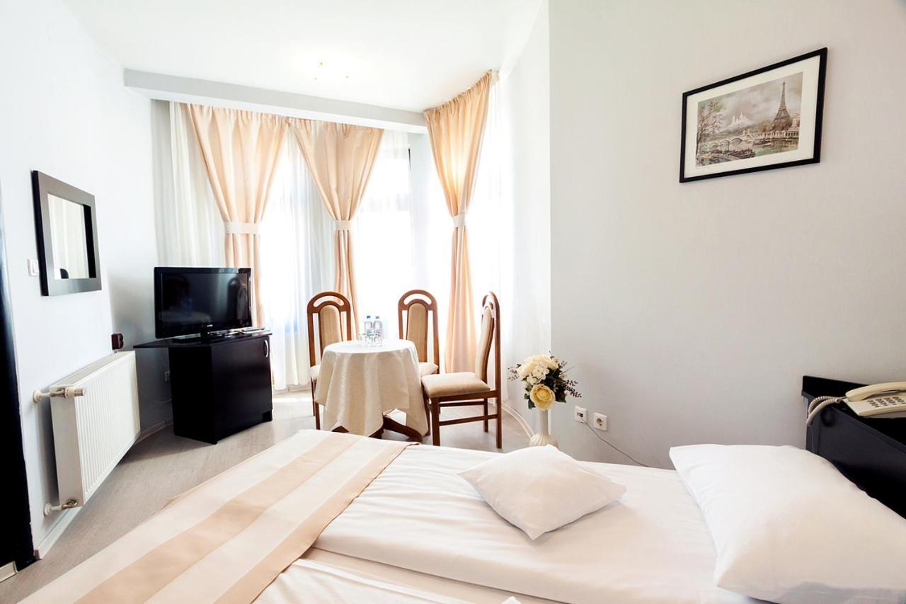 Astoria Hotel & Restaurant Георгени Экстерьер фото