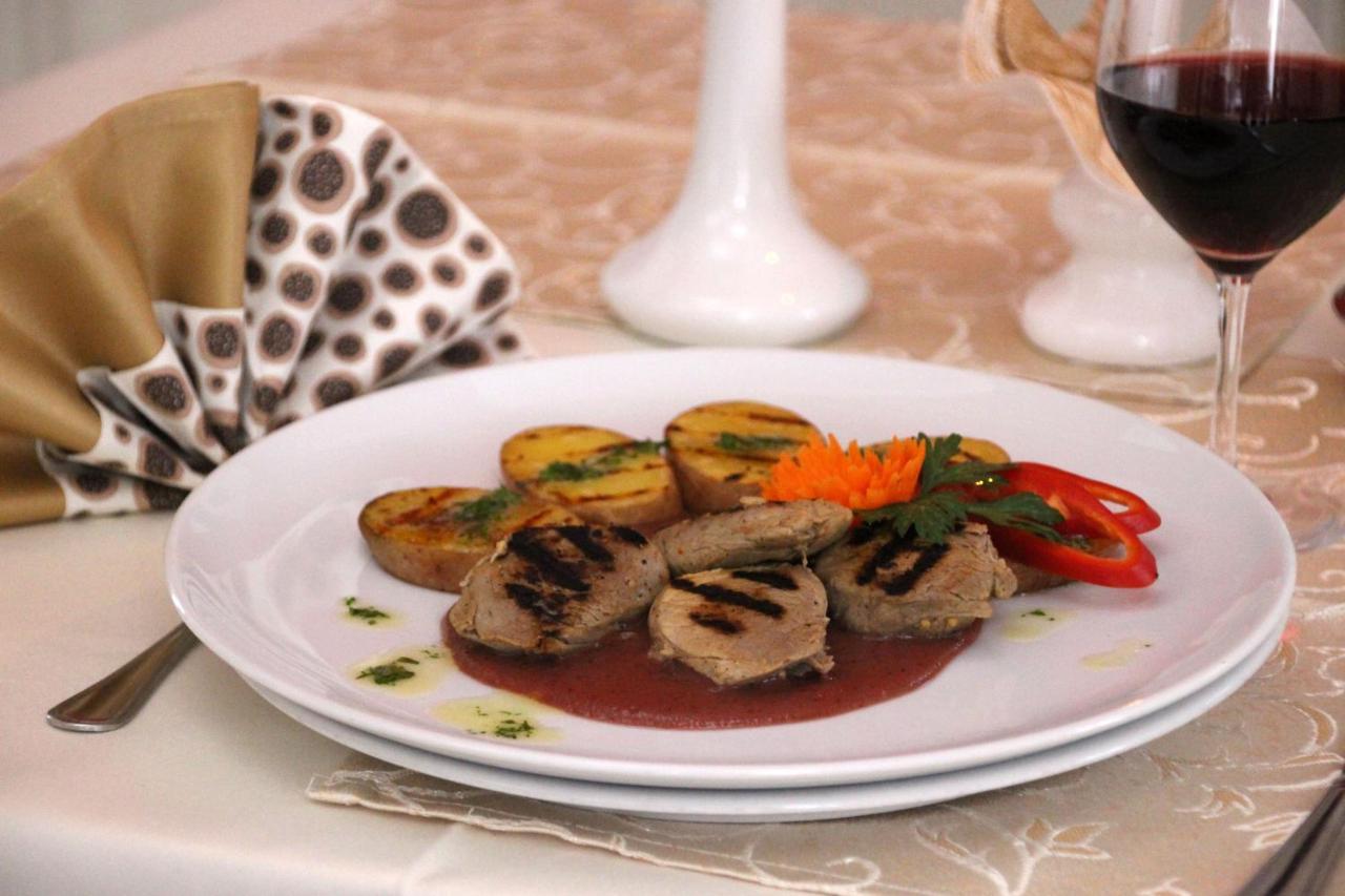 Astoria Hotel & Restaurant Георгени Экстерьер фото
